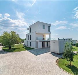 4 bedroom villa with pool near Pula, sleeps 8